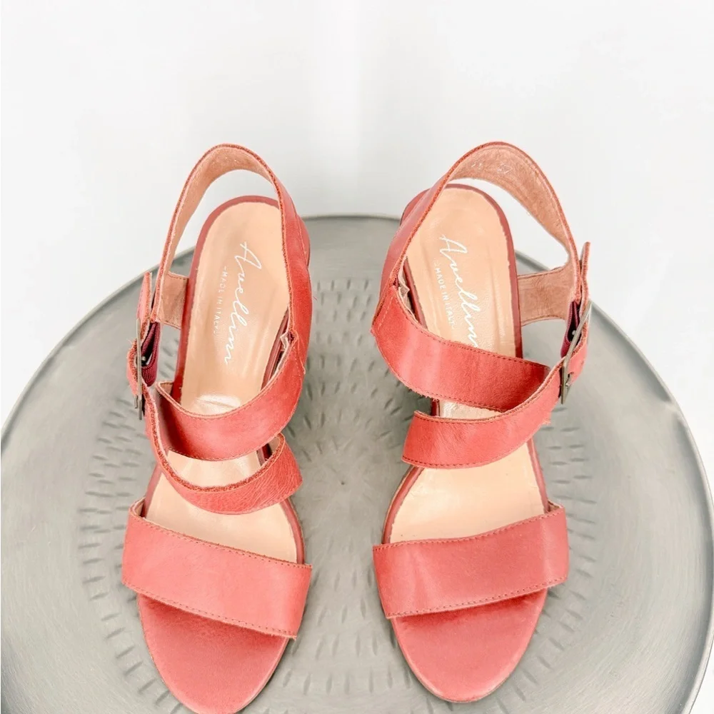 Chic Brown Wedges with Soft Straps